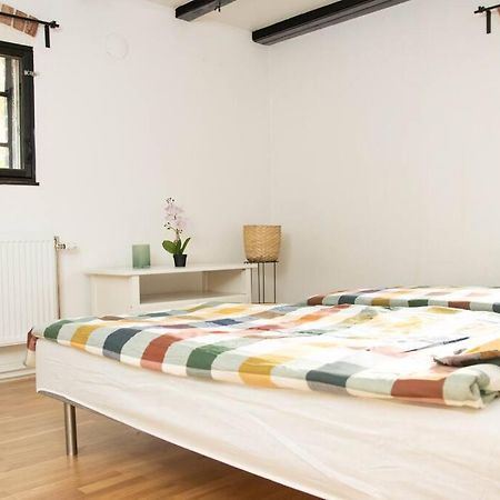 Historical Malt Factory Apartment, 6 Bedrooms, Sleeps 12 , Hot Tub Хелзингборг Екстериор снимка