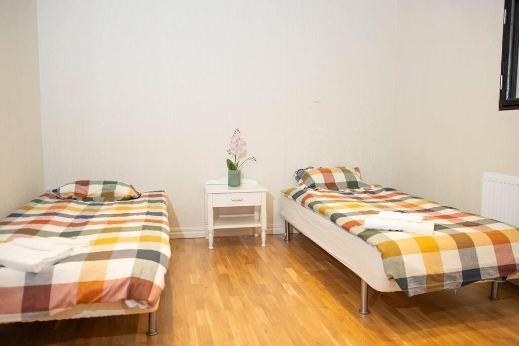 Historical Malt Factory Apartment, 6 Bedrooms, Sleeps 12 , Hot Tub Хелзингборг Екстериор снимка