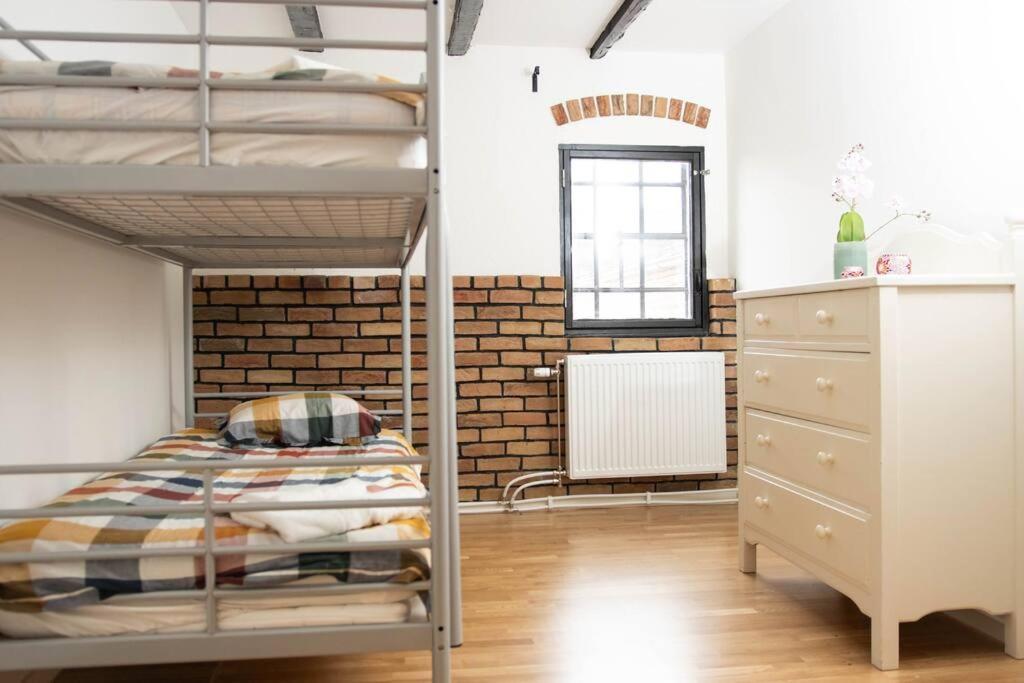 Historical Malt Factory Apartment, 6 Bedrooms, Sleeps 12 , Hot Tub Хелзингборг Екстериор снимка